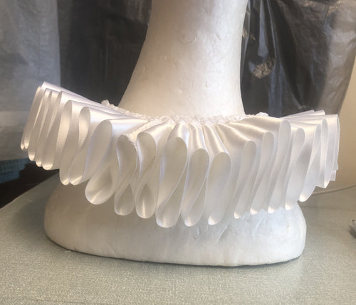 Elizabethan Tudor Collar Ruff- Unique Two-Way-Wear